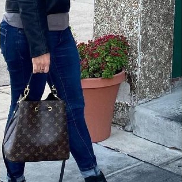 Louis Vuitton Neo Noe MM - Picture 7 of 8